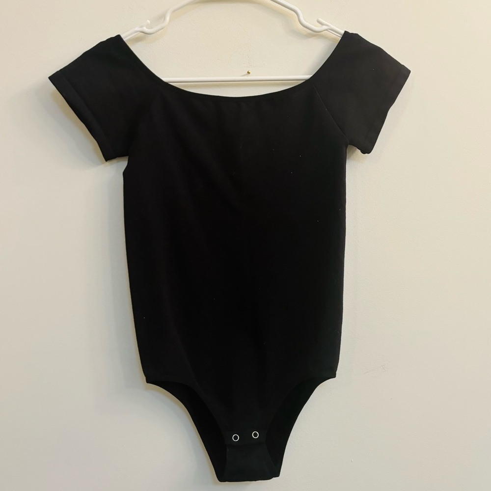 Forever 21 Off the Shoulder Short Sleeve Seamless Bodysuit Size: S